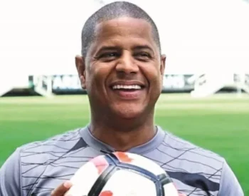Ex-jogador de futebol Marcelinho Carioca. Foto — © Reprodução.