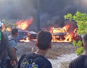 Incêndio destruiu vários carros em Barra de Mamanguape, PB — Foto: Nilton Pereira/acervo pessoal