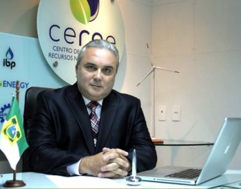 Jean Pau Prates, que confessou já ter sido um liberal na adolescência, afirmou que hoje assume uma posição diferente ao sustentar sua defesa ao Estado mais presente na economia. ( Foto: Divulgação/Cerne )