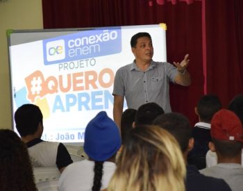 Professor João Maria fala sobre aulões para alunos da rede pública do RN (Foto: Ney Douglas).