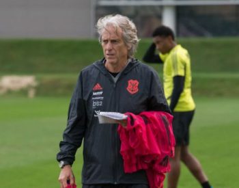 jorge-jesus-flamengo-treino-2019-vidal-1280