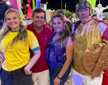 Professora Mônica, Agricultor Beleleu - (esposo de Juliana), vereadora Juliana Sampaio e o Artista plástico e funcionário público, Laudeci Araújo – (esposo de Mônica). Foto — ©Redes Sociais.