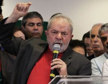 Folha de São Paulo.