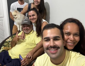 Empresário Márcio da Ração ao lado de sua esposa Alcivânia, mais acima sua filha Ayla e a mais a frente seu filho Marcelo. Foto — ©Redes Sociais.