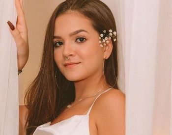 Mel Maia posa com biquíni cavado em praia do Rio - Reprodução/Instagram