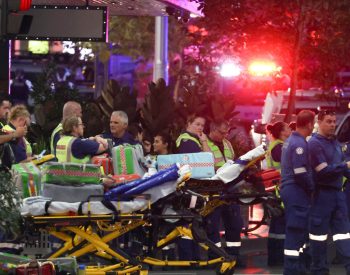 Vítimas do ataque a faca em Shopping na Austrália. Foto — ©Getty Images.