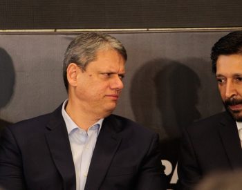 Governador Tarcísio de Freitas (Republicanos) e o prefeito de São Paulo, Ricardo Nunes (MDB).  Foto —©Getty.