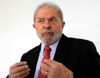 Lula está preso na carceragem da Polícia Federal (PF) em Curitiba desde 7 de abril do ano passado. ( Foto: © Reuters / Paulo Whitaker )