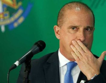 Entre os dispensados que integram algum partido político também estão quatro do PSDB e seis do MDB. ( Foto: © Reuters )