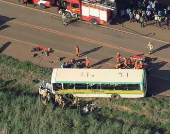 Acidente ocorreu em um trecho da BR-251 próximo ao PAD-DF. ( Foto: © Reprodução / TV Globo )