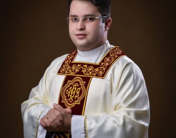 Padre Danilo César de Sousa Bezerra, de 31 anos, é investigado por intolerância religiosa — Foto: Reprodução/Diocese de Campina Grande/Studio Foto Braga