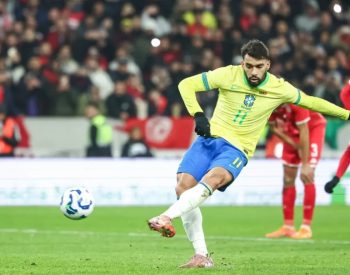 Lucas Paquetá. Foto — ©Sameer Al-DOUMY / AFP.