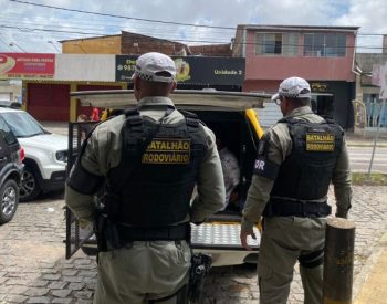 Policia-Militar-captura-foragido-da-Justica-com-mandados-por-roubo-homicidio-e-trafico-em-Natal-e1777990236871-768x468