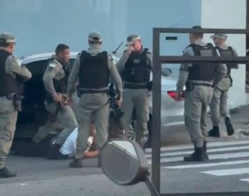 Policiais recapturam homem que tentou fugir da delegacia de plantão da Zona Norte de Natal — Foto: Reprodução