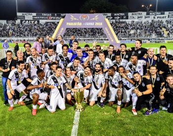 Estádio Moisés Lucarelli recebeu o maior público do ano (7072 pagantes) nesta segunda-feira (Foto: Alexandre Battibugli/FPF)