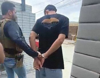 Suspeito foi preso no bairro de Paratibe, em João Pessoa — Foto: Divulgação/Polícia Civil