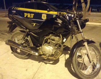Moto roubada. Foto - PRF