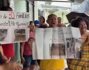 Fortes chuvas provocam transtornos em João Pessoa e moradores protestam por infraestrutura — Foto: Reprodução/TV Cabo Branco