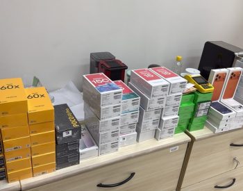 Homem é preso suspeito de transportar 89 celulares e outros produtos irregulares na PB — Foto: Reprodução / Polícia Federal