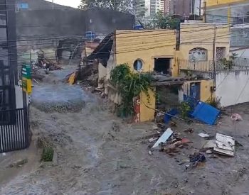 Reservatório de água rompe em Campina Grande — Foto: Reprodução/TV Cabo Branco