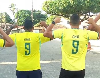 Amigos de Matheus Cunha em Baía Formosa — Foto: Inter TV Cabugi/Reprodução
