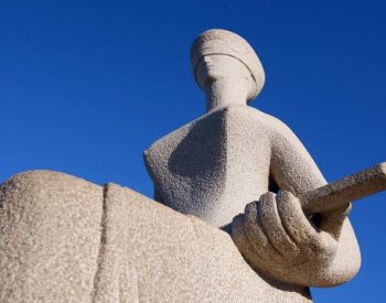 Monumento que fica na frente do STF. ( Foto: Dida Sampaio / Estadão )