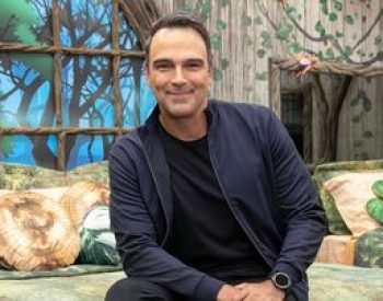 Tadeu Schmitd, apresentador do BBB 24 - Foto: Reprodução/Globo