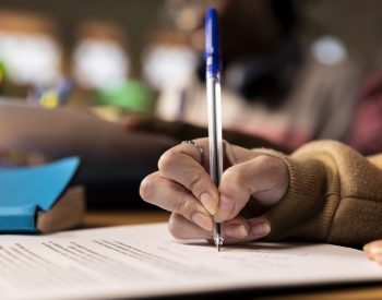 Prova de concurso — Foto: Reprodução Freepik