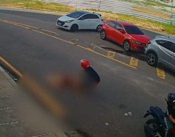Mulher é agredida durante tentativa de assalto, em João Pessoa — Foto: Reprodução / TV Cabo Branco