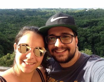 O casal de franqueados da NCars: ele opera a franquia, na prática; ela se dedica ao comercial