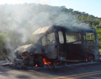 Van Ducato ficou completamente destruída - Foto: Jean Souza.