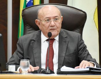 Deputado Vivaldo Costa.