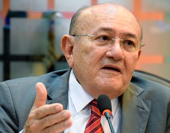 Vivaldo relata que o prédio encontra-se deteriorado e necessita de uma ampla reforma ou um novo local, que seja próprio. ( Foto: Assessoria )