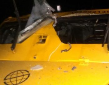 Carro-forte foi atacado por criminosos próximo à cidade de São Pedro (Foto: Divulgação / PM).