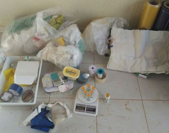 Laboratório foi descoberto nesta quinta-feira (17) (Foto: Divulgação/PM)