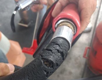 Bico de Combustível danificado. Foto - G1 / Globo.