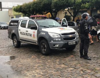 Suspeito de assalto é morto na Zona Leste de Natal (Foto: Kleber Teixeira/Inter TV Cabugi)