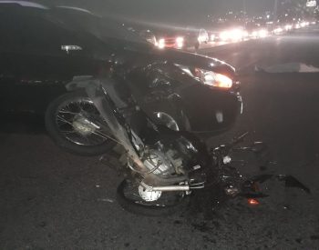 Acidente aconteceu na Avenida Engenheiro Roberto Freire (Foto: Marksuel Figueredo/Inter TV Cabugi)