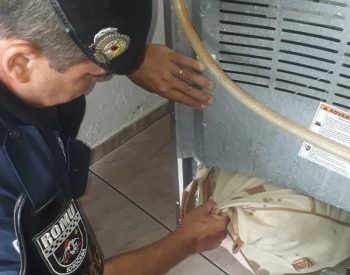 Drogas foram encontradas dentro de um fogão em Sorocaba — Foto: Divulgação/Guarda Civil Municipal