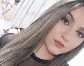 Adrielli Rodrigues de 22 anos foi baleada após sair da delegacia em São Manuel, onde registrou um boletim de ocorrência contra o suspeito — Foto: Facebook/ reprodução