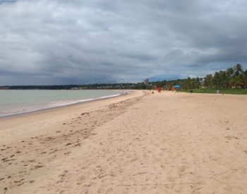 Praia do Cabo Branco, em João Pessoa, esvaziada na manhã desta sexta-feira, 27 de março de 2020 — Foto: Julio Viana/Arquivo Pessoal