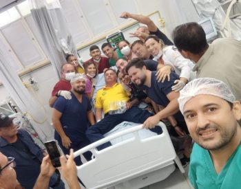 A equipe de saúde destacou a humildade e o respeito com que o ex-presidente tratou a todos no ambiente hospitalar. Foto — ©Divulgação.