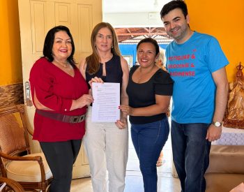 Presidente do Abrigo, Maria Cirne, deputada Terezinha Maia, vice-preseidente do Abrigo, Laninha e o vereador Ronaltty Neri. Foto — ©Divulgação.