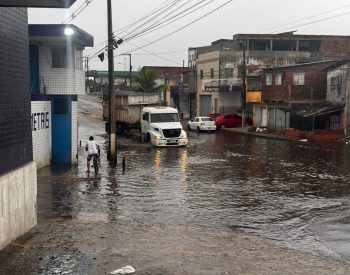 Chuvas na Zona Oeste de Natal nesta terça-feira (20) — Foto: Vinícius Marinho/Inter TV Cabugi