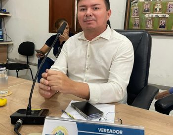 Vereador Emerson da Saúde – (REPUBLICANOS), ressaltou que a criação do cargo permitirá uma atuação eficiente dentro das unidades, garantindo acompanhamento das demandas e melhor organização dos serviços prestados. Foto — ©Assessoria.