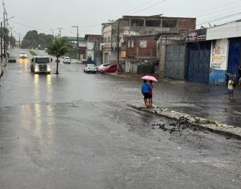 Alagamento na Solange Nunes, em Natal — Foto: Sérgio Henrique Santos/Inter TV Cabugi