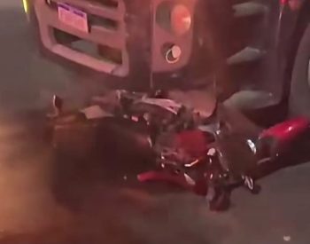 Batida entre moto e caminhão deixa motociclista morto, em Santa Luzia, na Paraíba — Foto: Reprodução