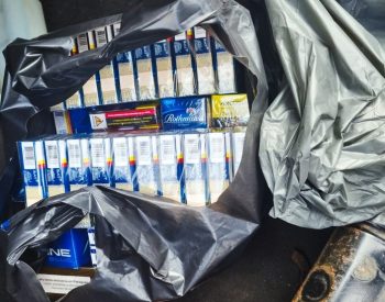 Ação contra contrabando de cigarros apreende 52 mil maços e cinco veículos em Natal — Foto: Polícia Federal/Divulgação