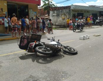 Homem morre em acidente envolvendo moto e carro, em João Pessoa — Foto: Yanka Oliveira/TV Cabo Branco