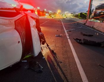 Entregador fica ferido após colidir carro na traseira de caminhonete na BR-230, em João Pessoa — Foto: Reprodução / PRF